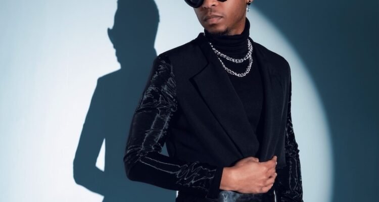 Kevin Ross love in the middle press photo