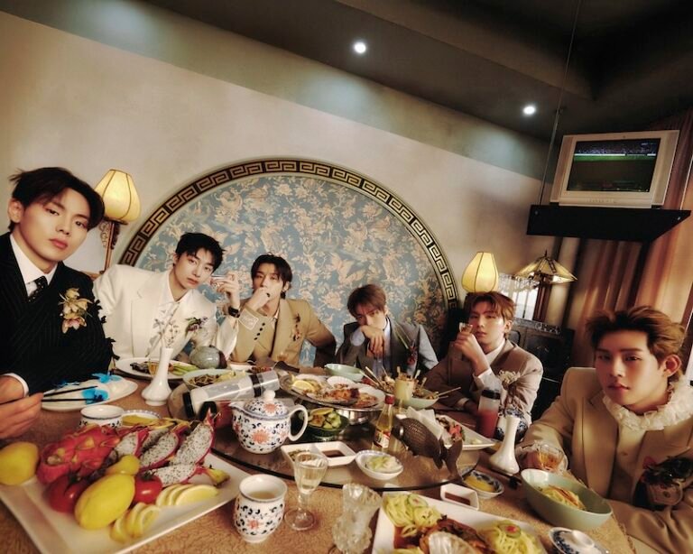 MONSTA X group photo