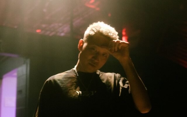 Yetep “Champagne” press photo