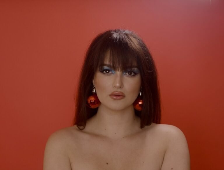 Lily Lane Reciprocation press photo 2