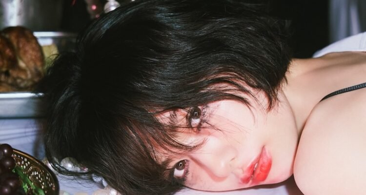 NANA Daylight MV photo