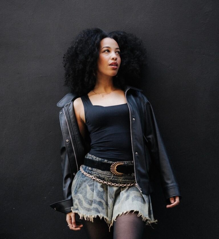 Natalie Lindi press photo #2