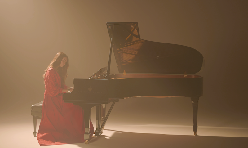 Tanis press photo piano