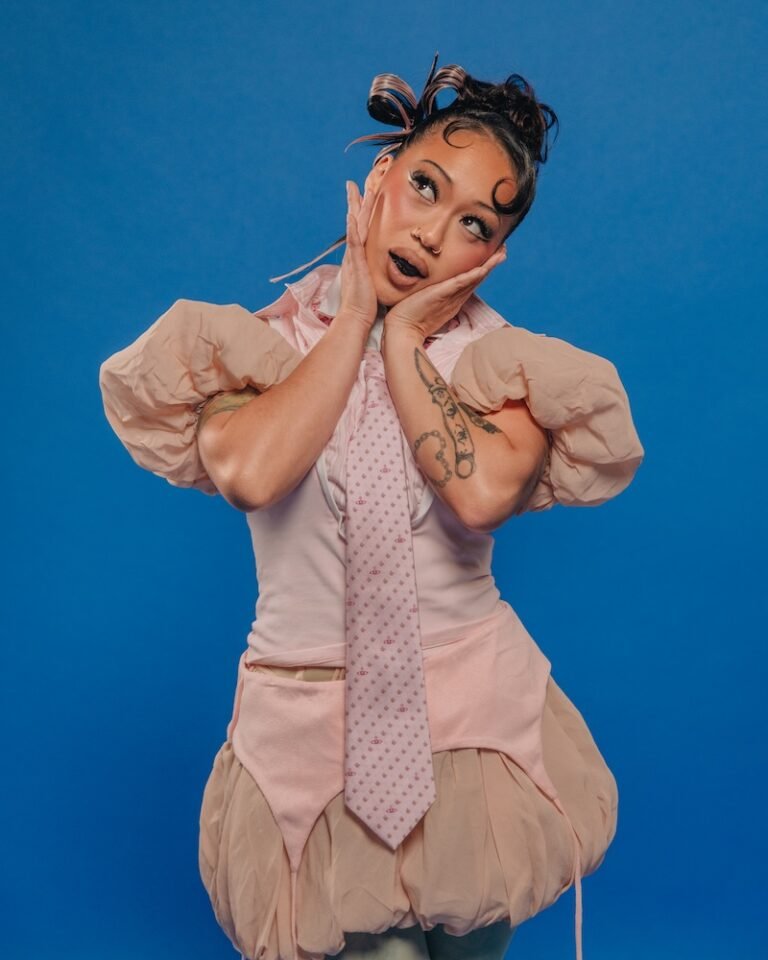 SAILORR VEVO DSCVR press photo