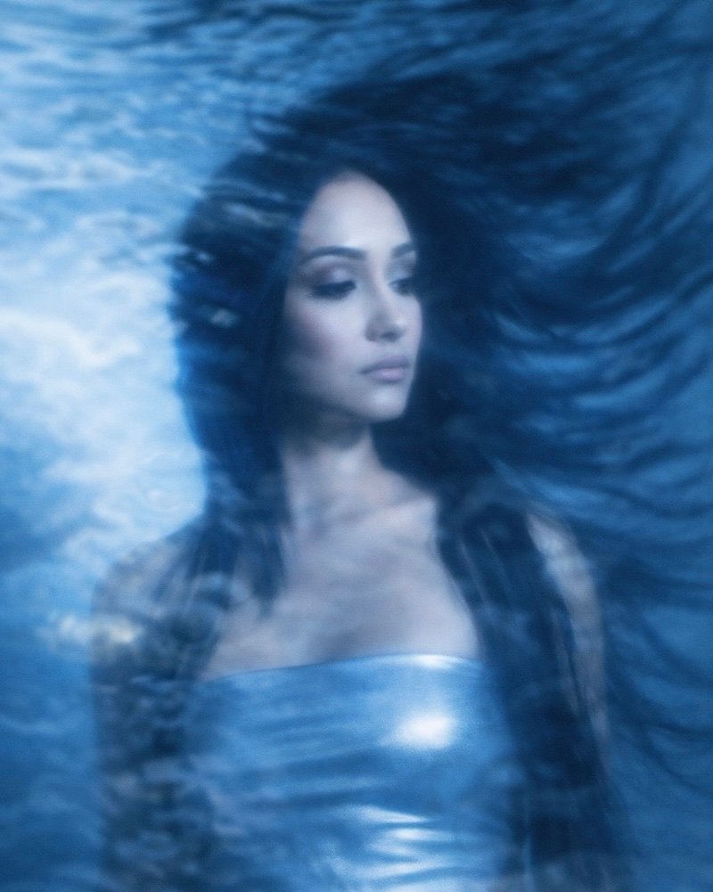 Nincina Robin press photo