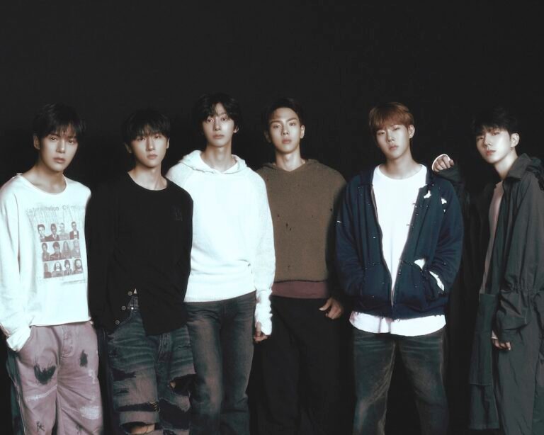 MONSTA X group press photo #1
